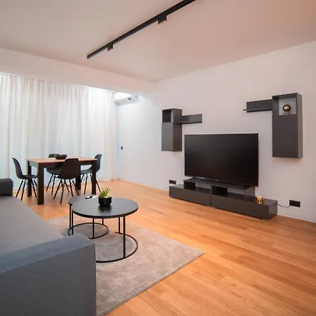 View 1-bedroom With Balcony Near Pipera Metro * Bukurešť