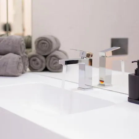 View 1-bedroom With Balcony Near Pipera Metro * Bukurešť