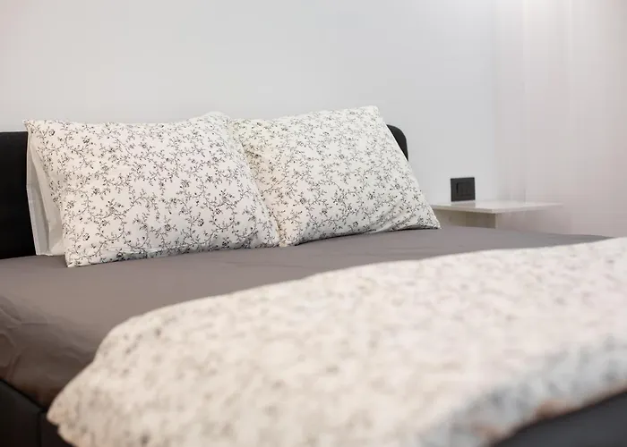 One-bedroom With Sofa Bed And Balcony Near Pipera Metro
