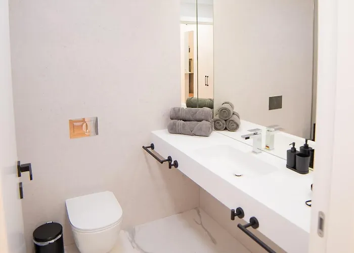One-bedroom With Sofa Bed And Balcony Near Pipera Metro Bucharest