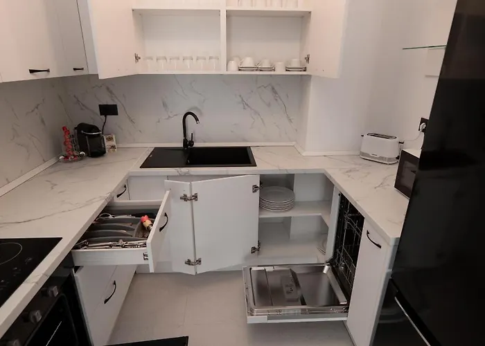 One-bedroom With Sofa Bed And Balcony Near Pipera Metro * Βουκουρέστι