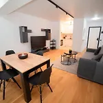 One-bedroom With Sofa Bed And Balcony Near Pipera Metro شقة بوخارست