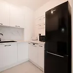 One-bedroom With Sofa Bed And Balcony Near Pipera Metro شقة *
