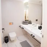 One-bedroom With Sofa Bed And Balcony Near Pipera Metro بوخارست