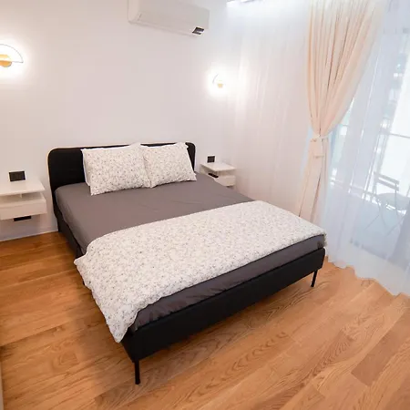 View 1-bedroom With Balcony Near Pipera Metro Apartment