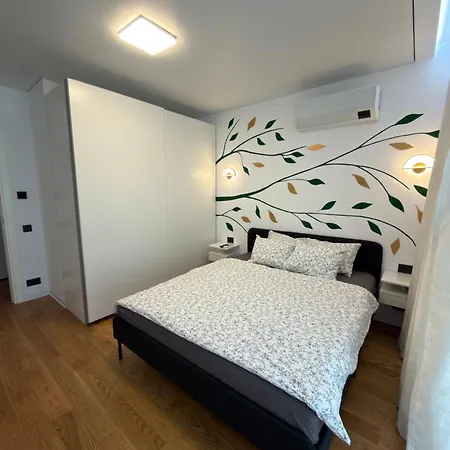 One-bedroom With Sofa Bed And Balcony Near Pipera Metro Apartment *